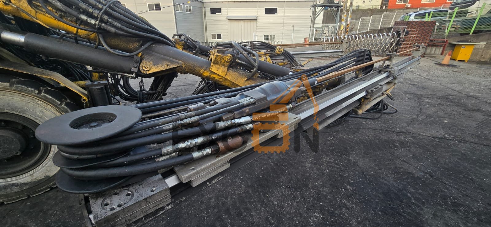 2000 ATLAS COPCO BOOMER 282