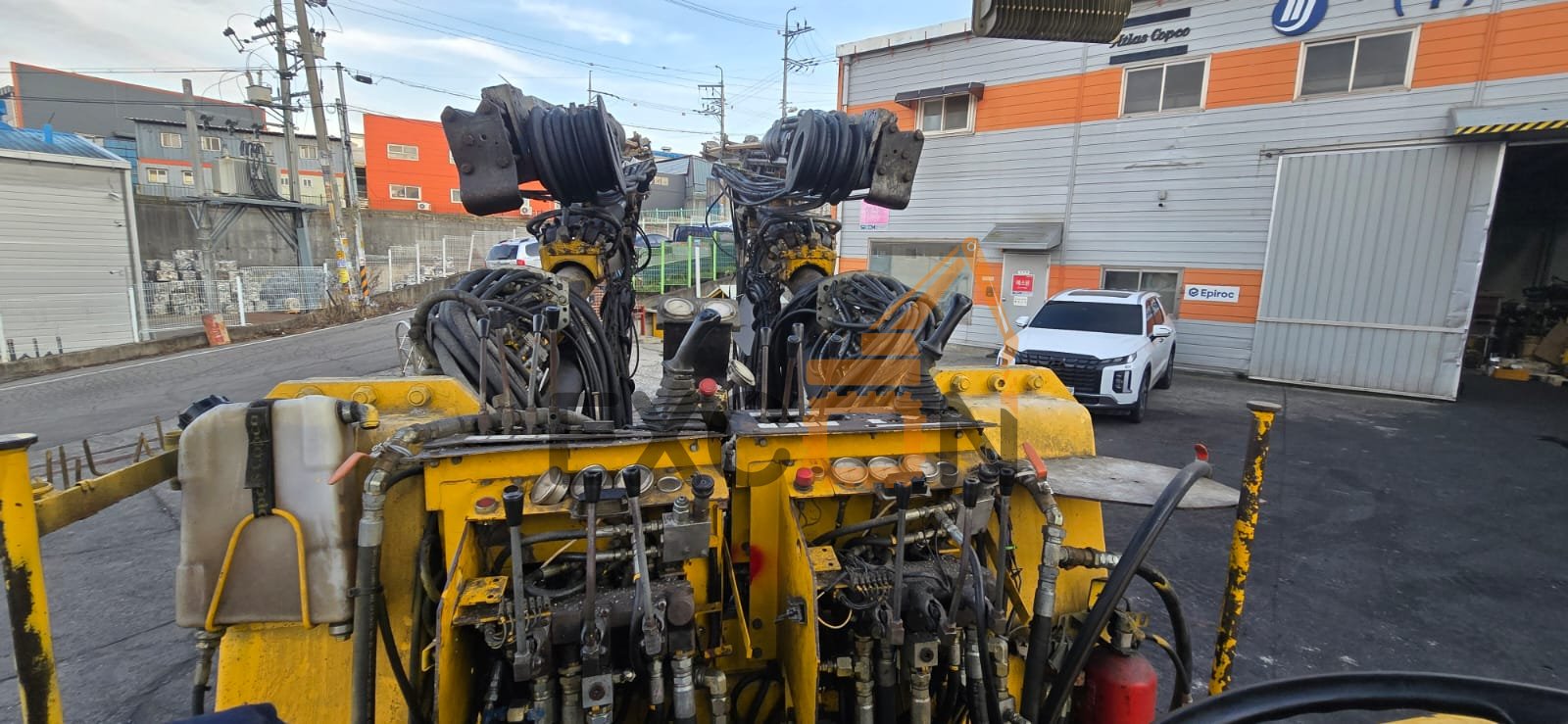 2000 ATLAS COPCO BOOMER 282