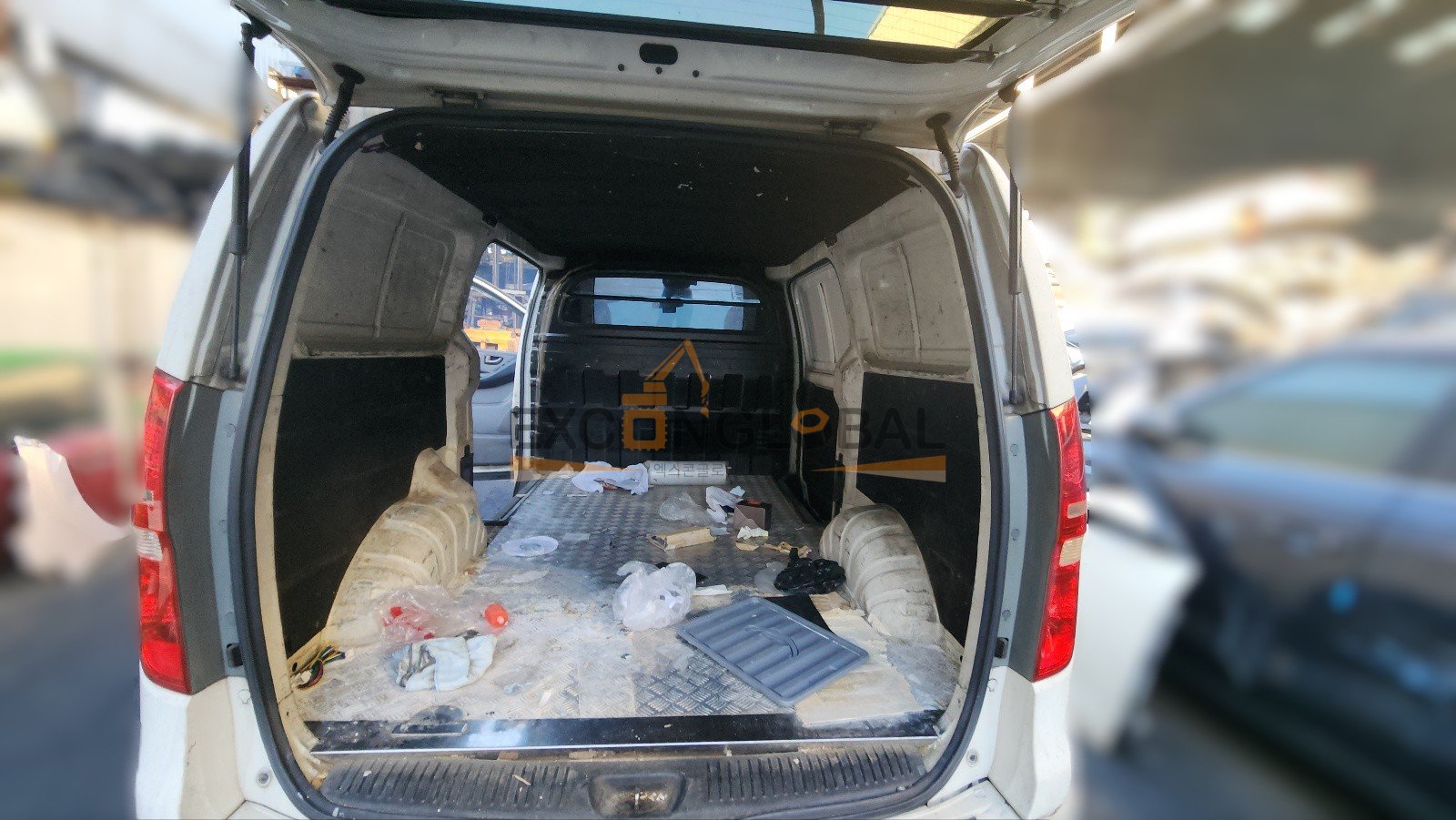 2010 HYUNDAI GRAND STAREX