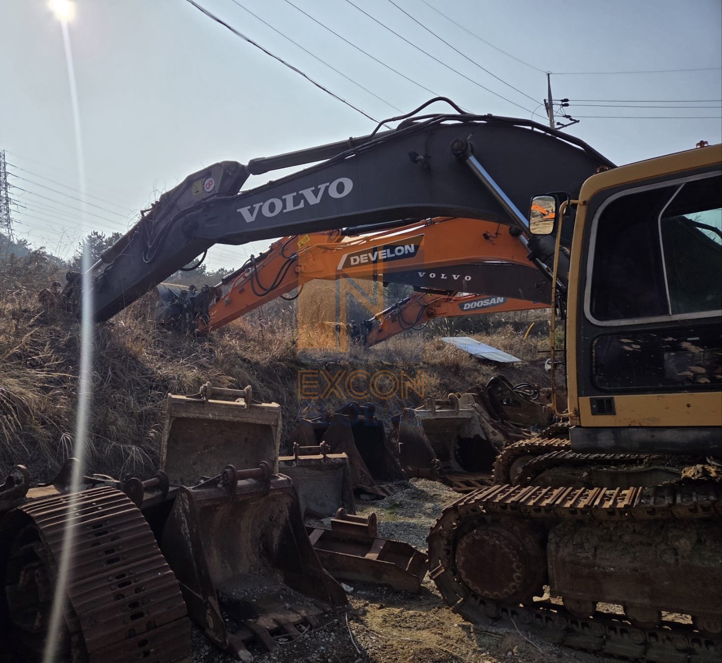 2011 VOLVO 290B PRIME