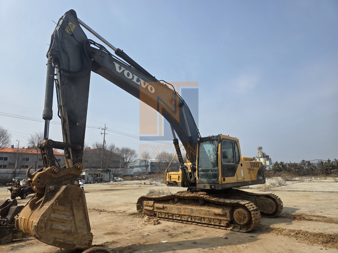 2009 VOLVO 290B PRIME