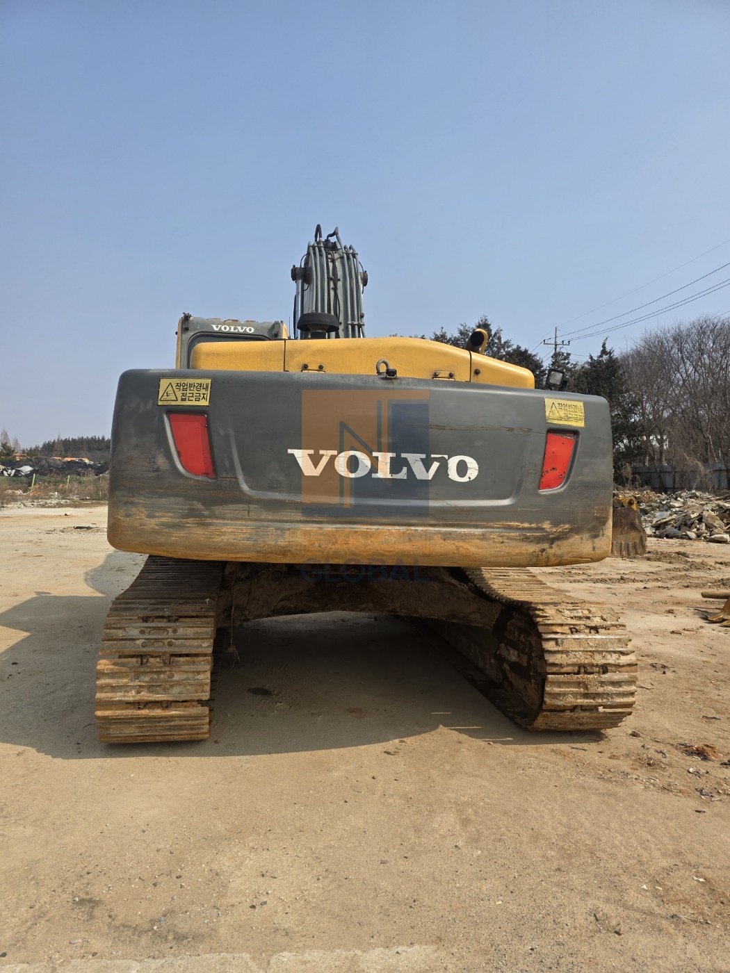 2009 VOLVO 290B PRIME