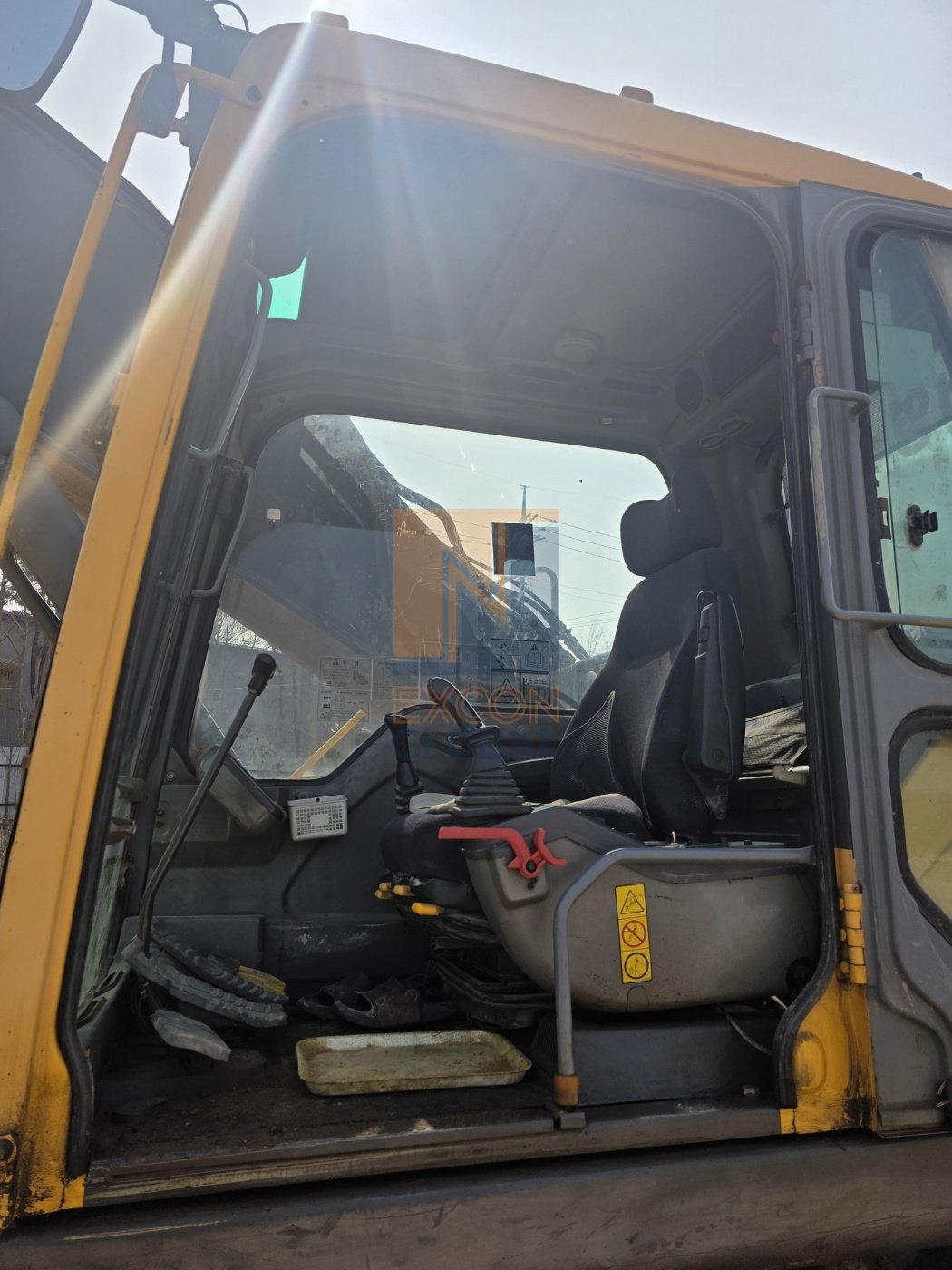 2009 VOLVO 290B PRIME