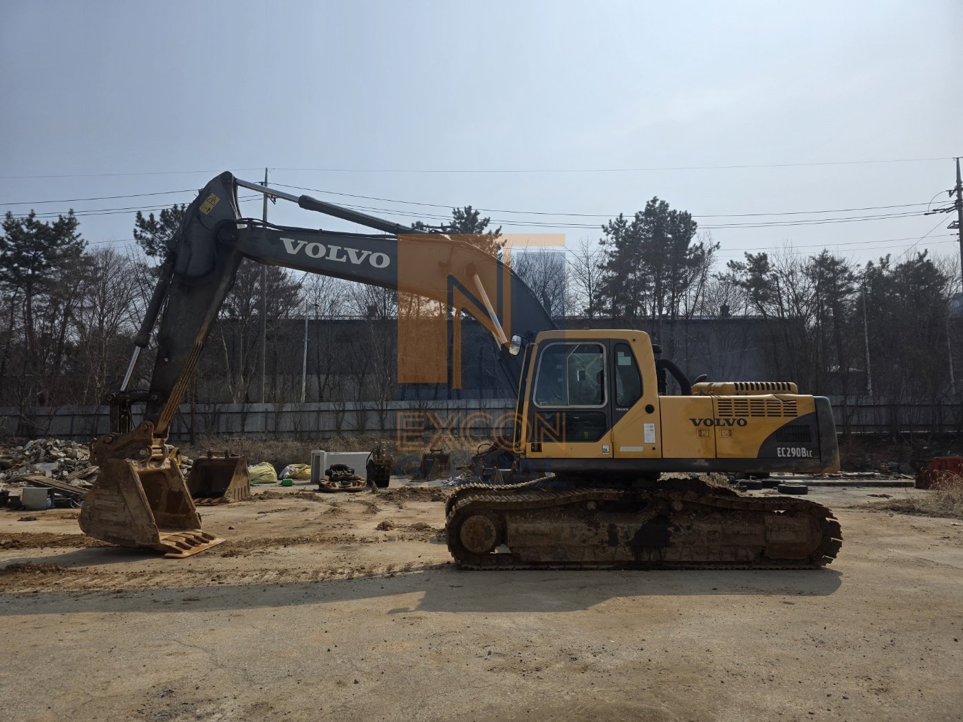 2009 VOLVO 290B PRIME