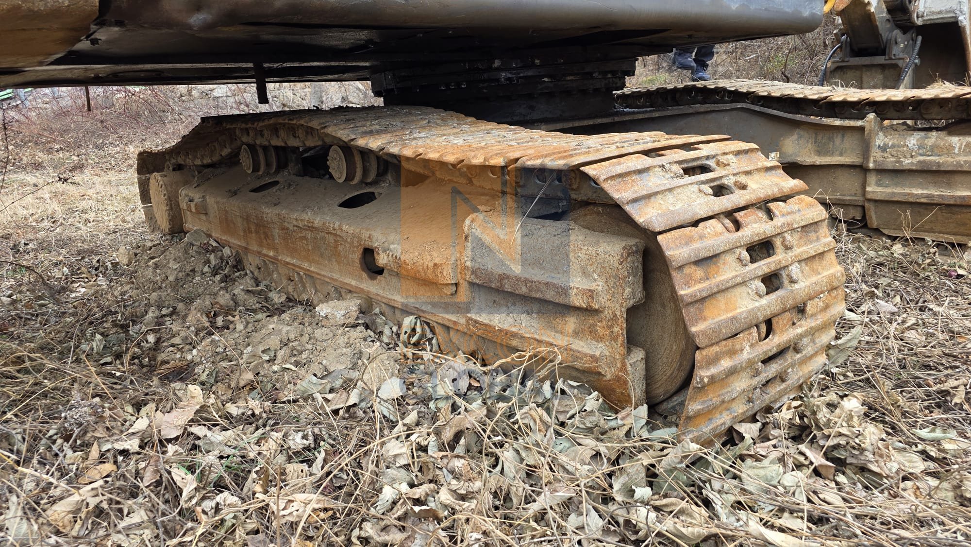 2010 VOLVO 290B PRIME