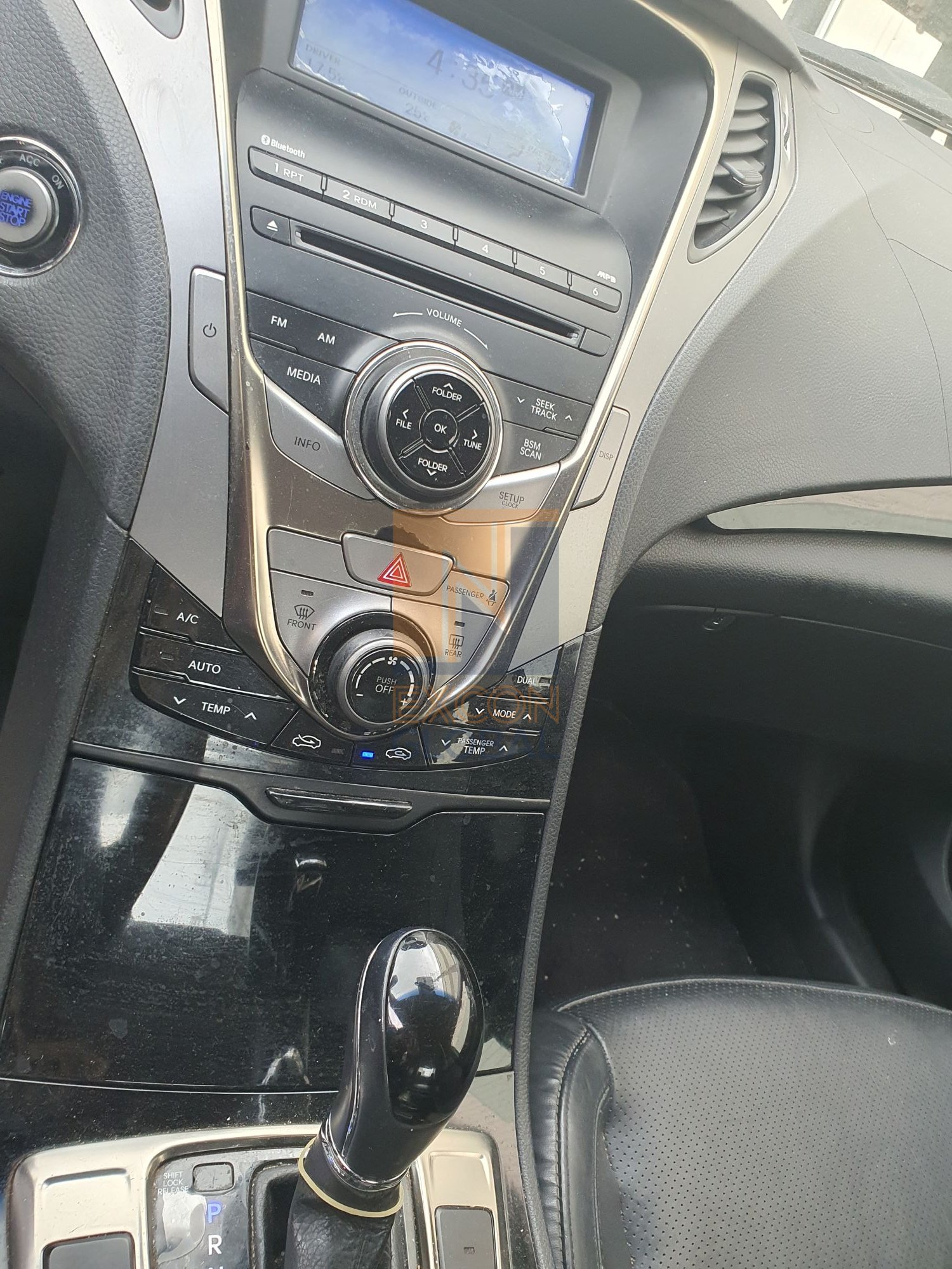 2011 HYUNDAI GRANDEUR