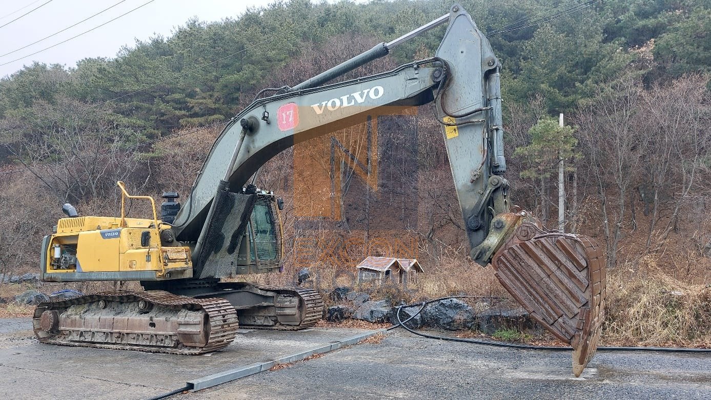 VOLVO EC300D