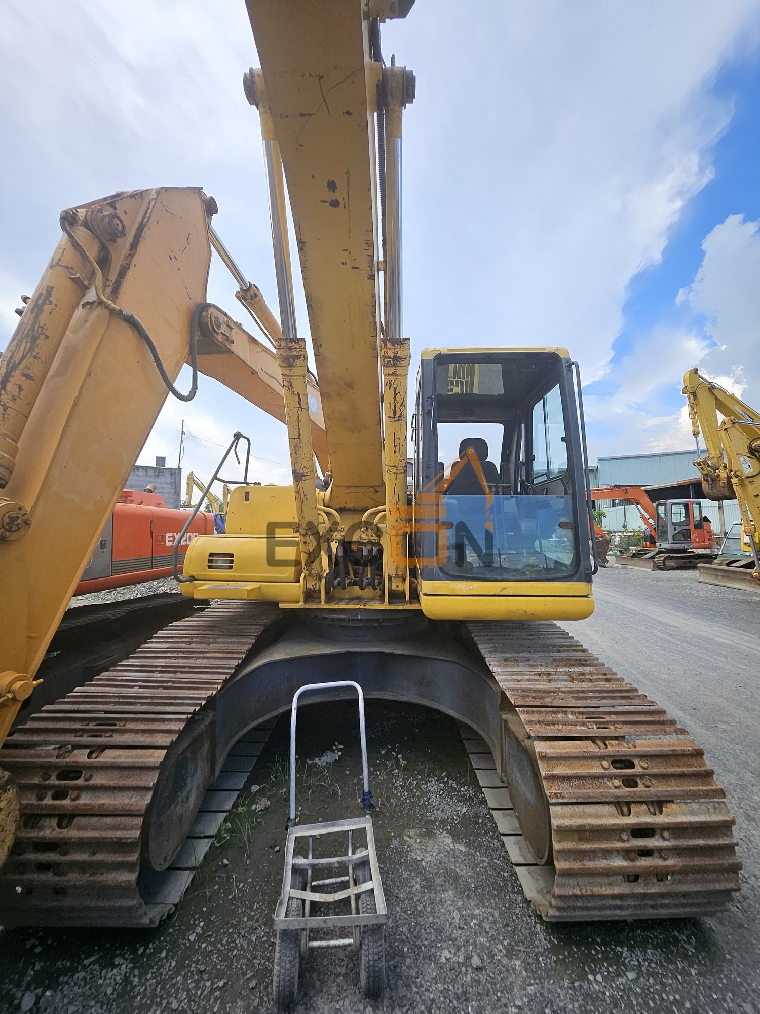 KOMATSU PC200-6E